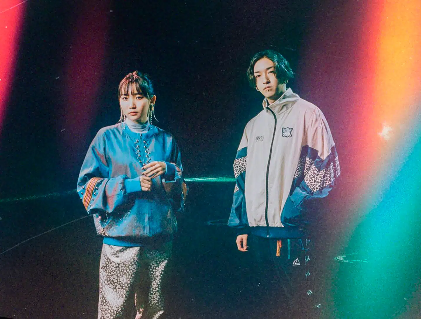 J-pop-duoen Yoasobi er endt i en større polemik efter en nytårsoptræden i tv. Pressefoto: Sony Music