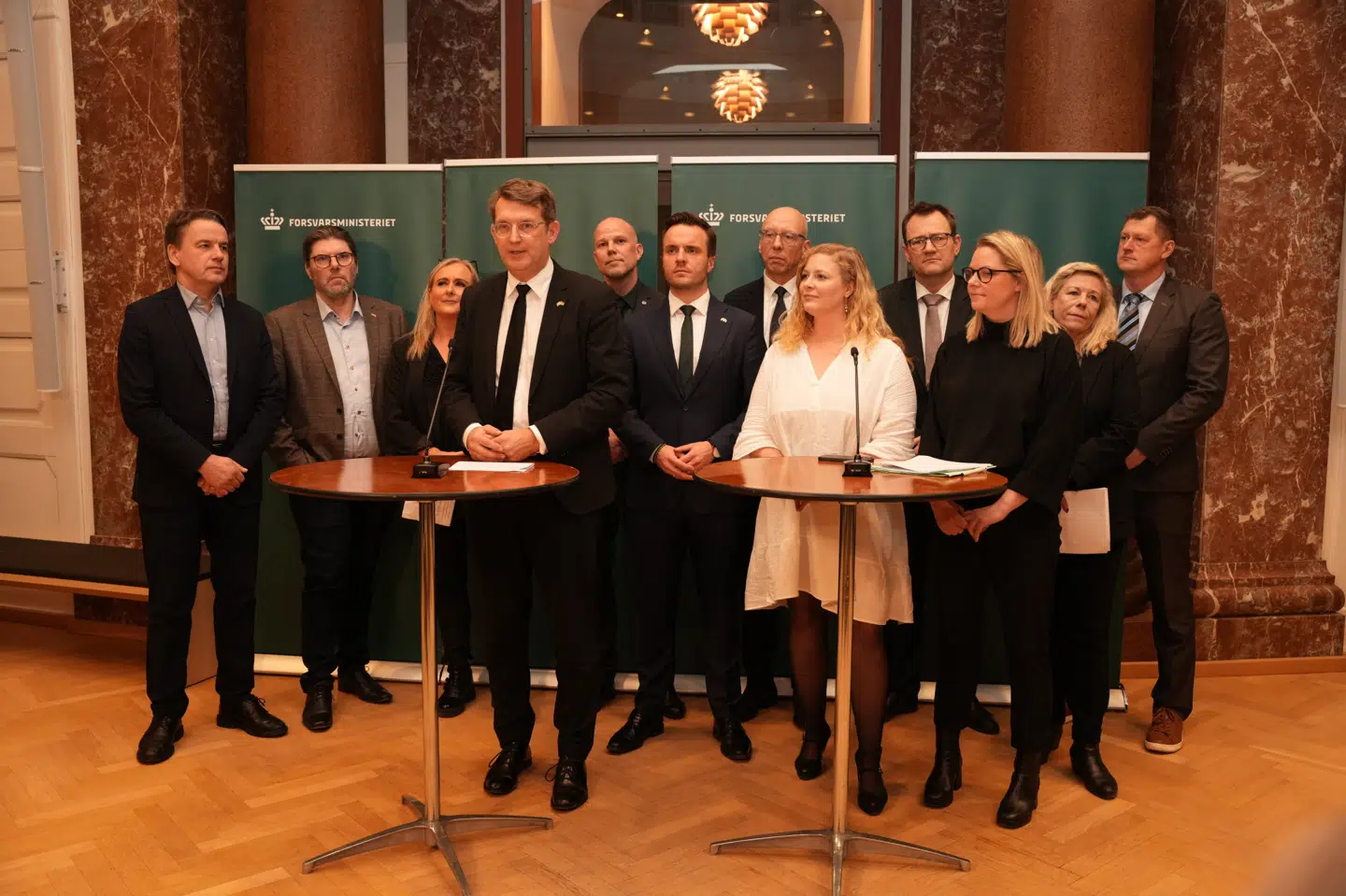 Forsvarsminister Troels Lund Poulsen (V) samt ordførere holder pressemøde om første delaftale under forsvarsforliget for 2024-2033.