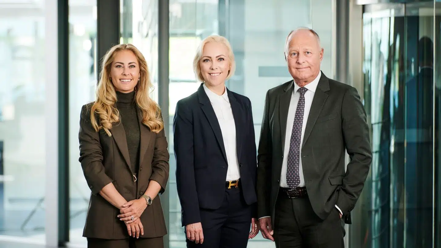 Torben Østergaard-Nielsen med sine to døtre. Fra venstre: Mia Østergaard Rechnitzer, Nina Østergaard Borris, Torben Østergaard-Nielsen, . Foto: USTC