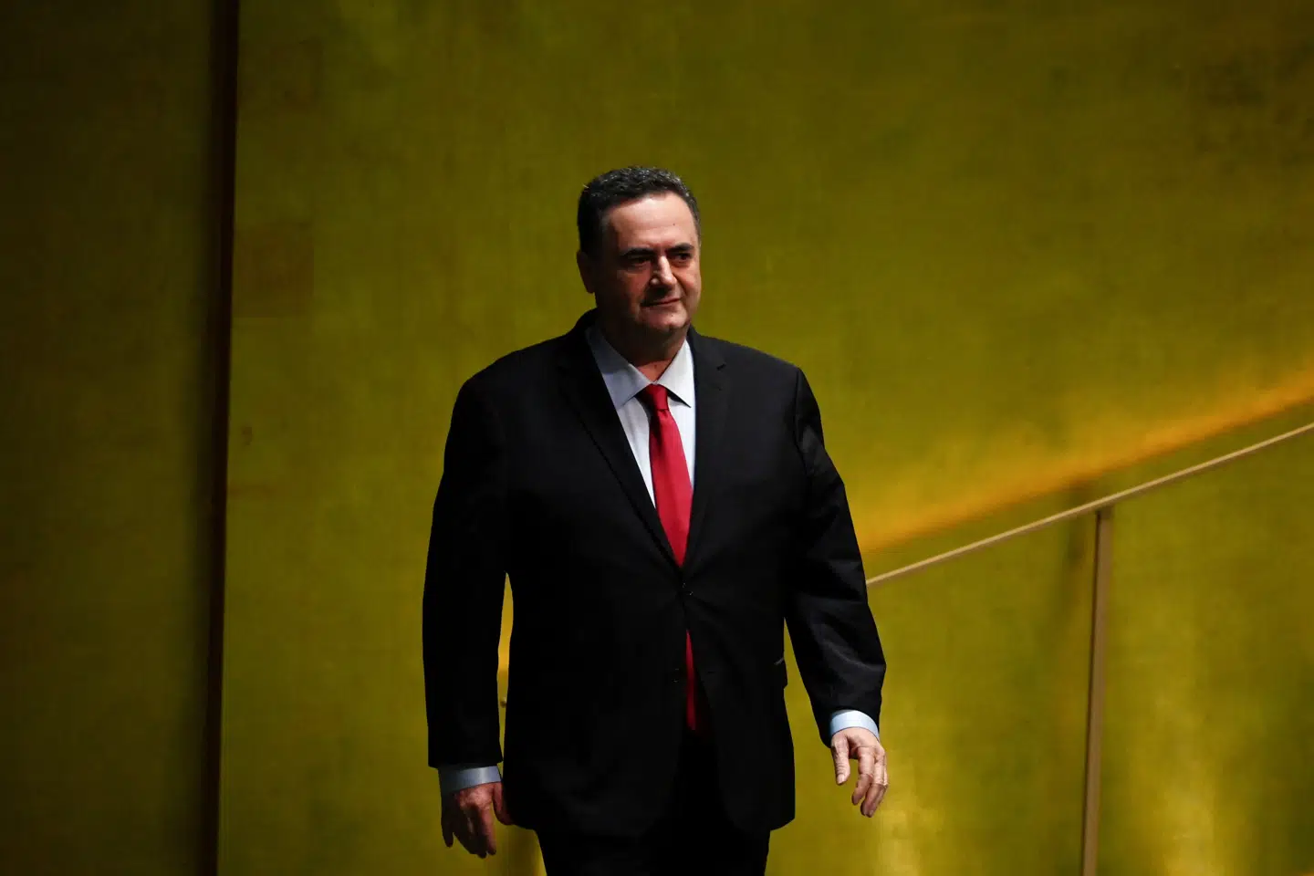 Ved et udenrigsministermøde i Bruxelles mandag viste Israels udenrigsminister, Yisrael Katz, to billeder. Det ene af en baby, som ifølge ministeren er gidsel hos Hamas. Det andet er israelske kvinder, som ifølge ministeren er blevet mishandlet af Hamas. (Arkivfoto).