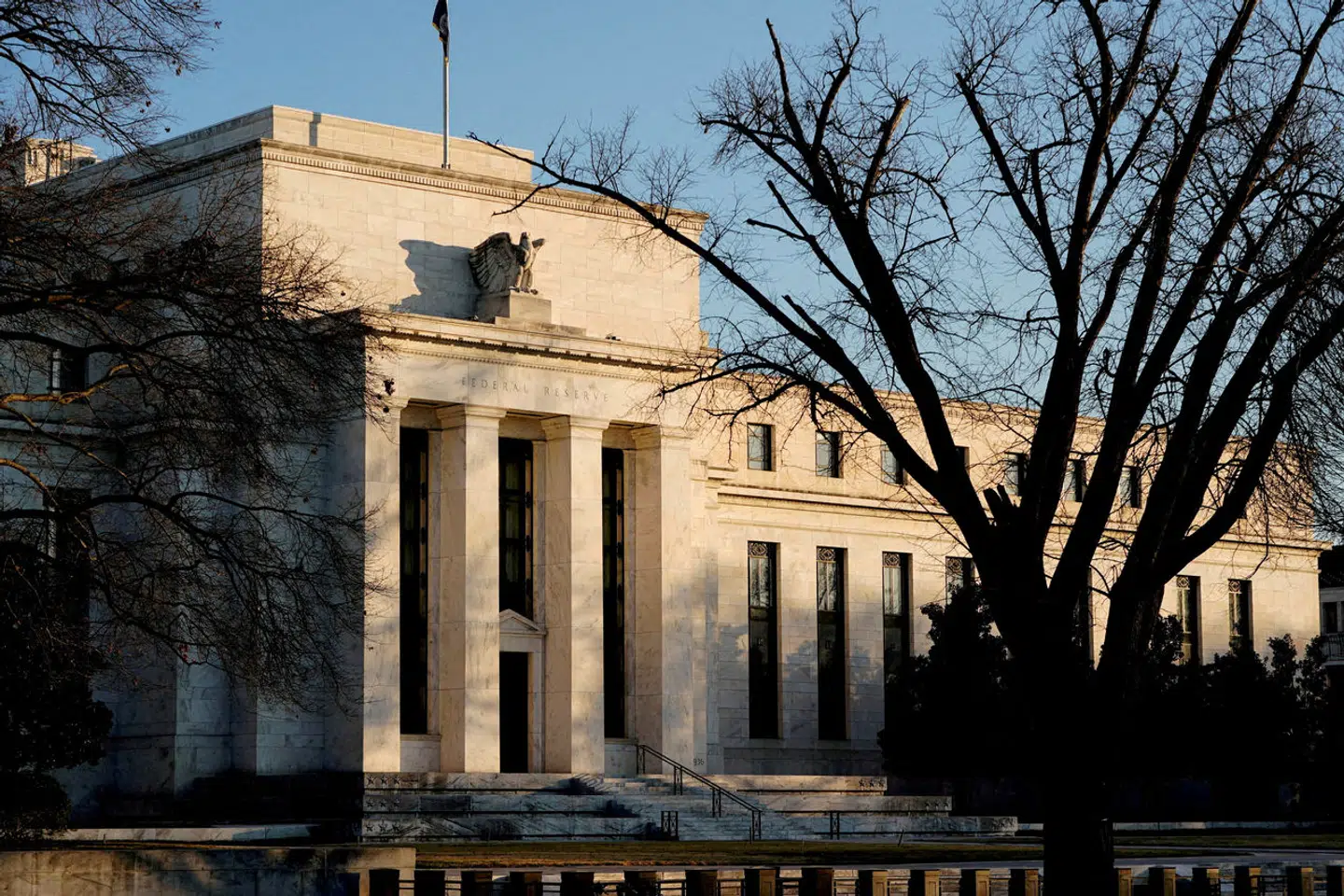Det er her i Washington, at den amerikanske centralbank, Federal Reserve (Fed), træffer de store og afgørende økonomiske beslutninger.