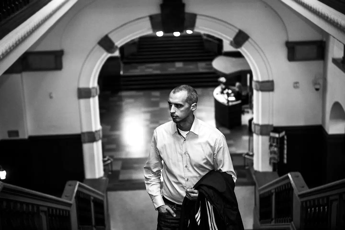 Mattias Tesfaye ville sende marokkanske asylansøgere hurtigt hjem, fordi de ikke har grundlag for asyl. Men det var før valget. Nu er han minister, og selv om nye tal viser, at marokkanske asylansøgere 2.000 gange er sigtet for kriminalitet siden 2014, vil han ikke sende dem hurtigere ud af landet.