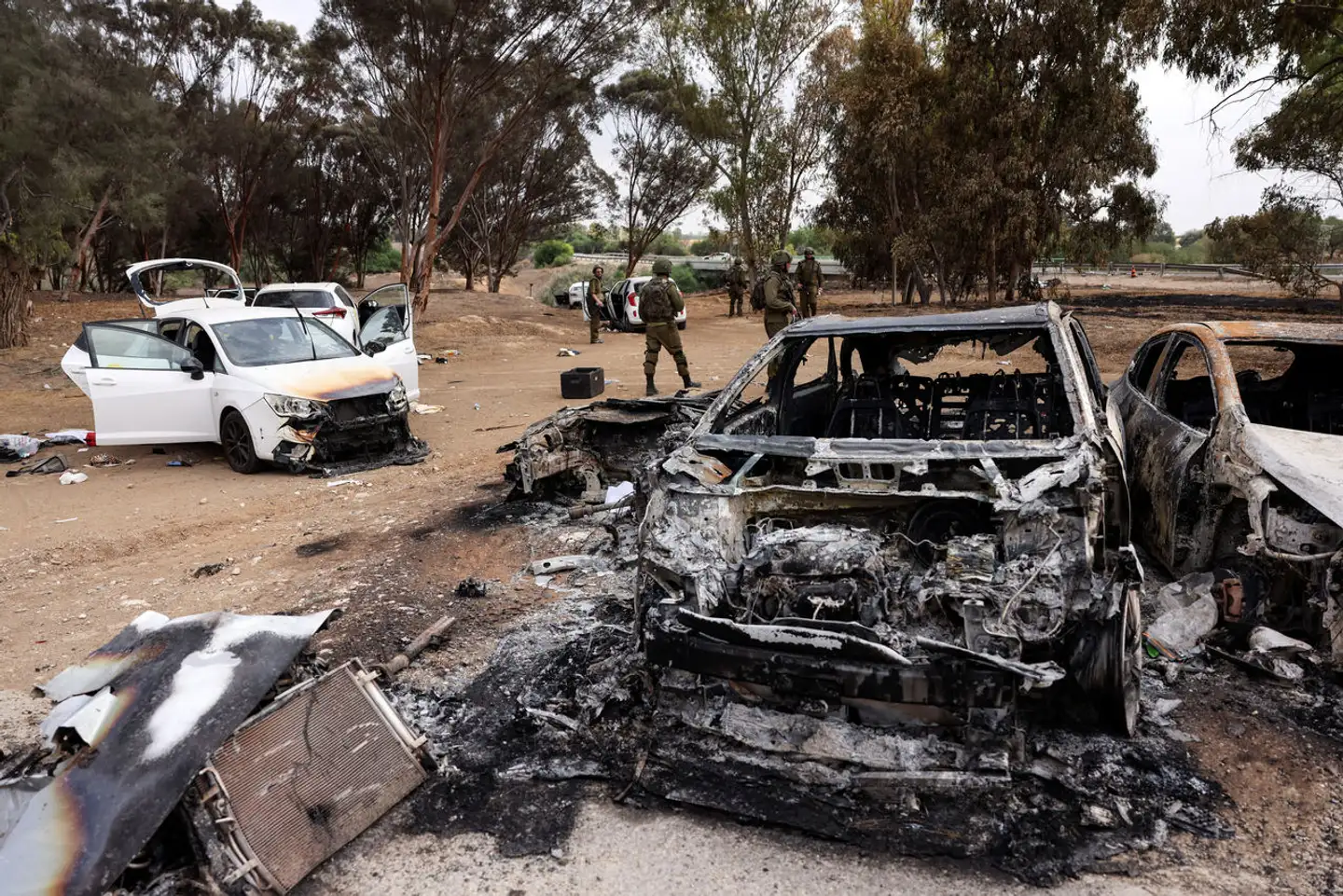 Mindst 260 unge blev dræbt nær en festival i Hamas' terrorangreb, som konspirationsteorier påstår var en »false flag«-operation. Foto: Ronen Zvulun, Scanpix