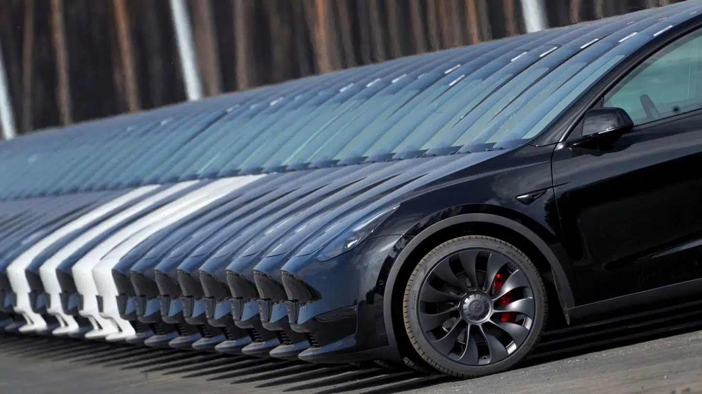 Arkivfoto. Teslaer på stribe ved fabrik i Berlin.