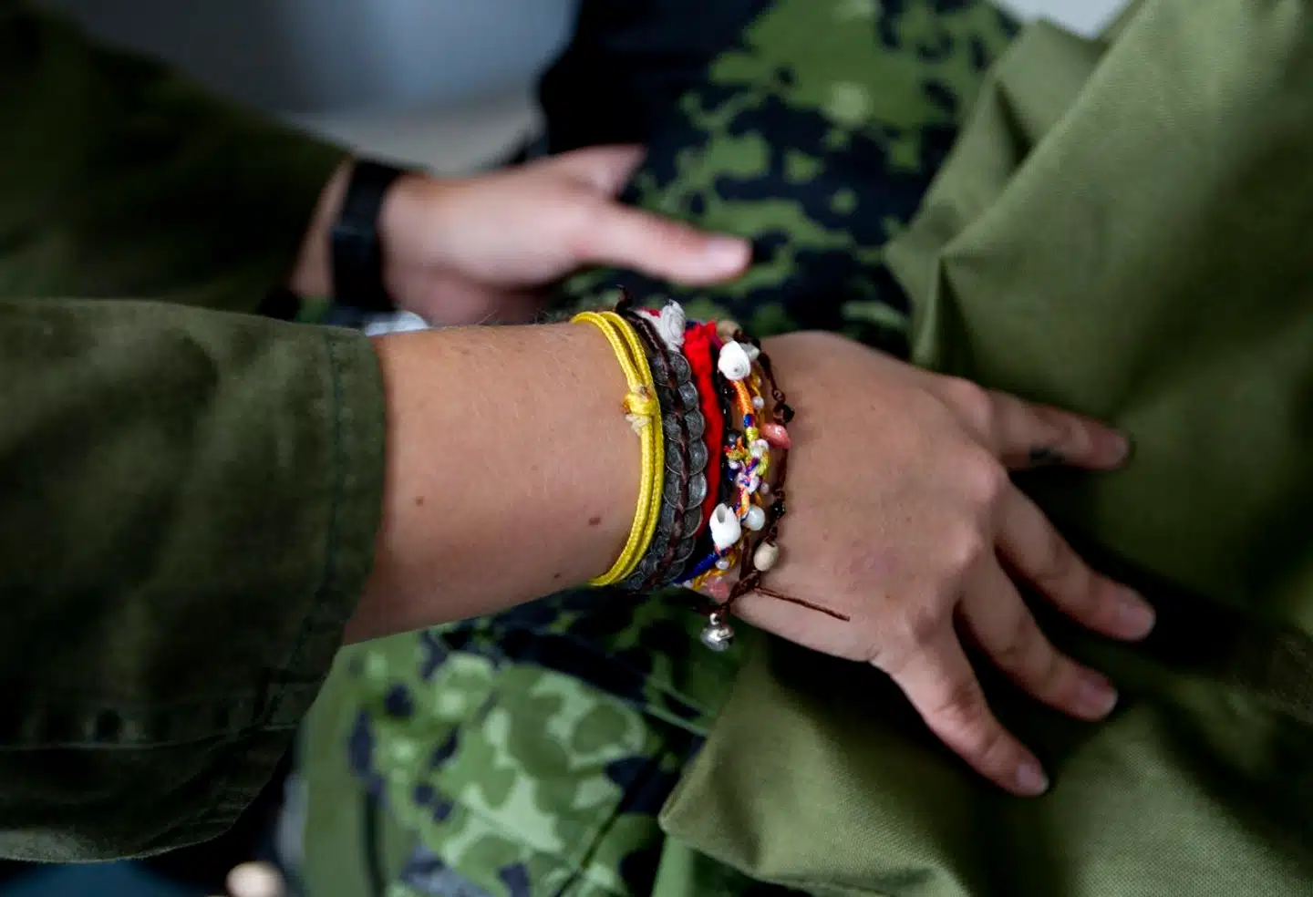 For kun et år siden var der stort flertal bag kvindelig værnepligt. Men nu er regeringspartierne blevet forbeholdne.