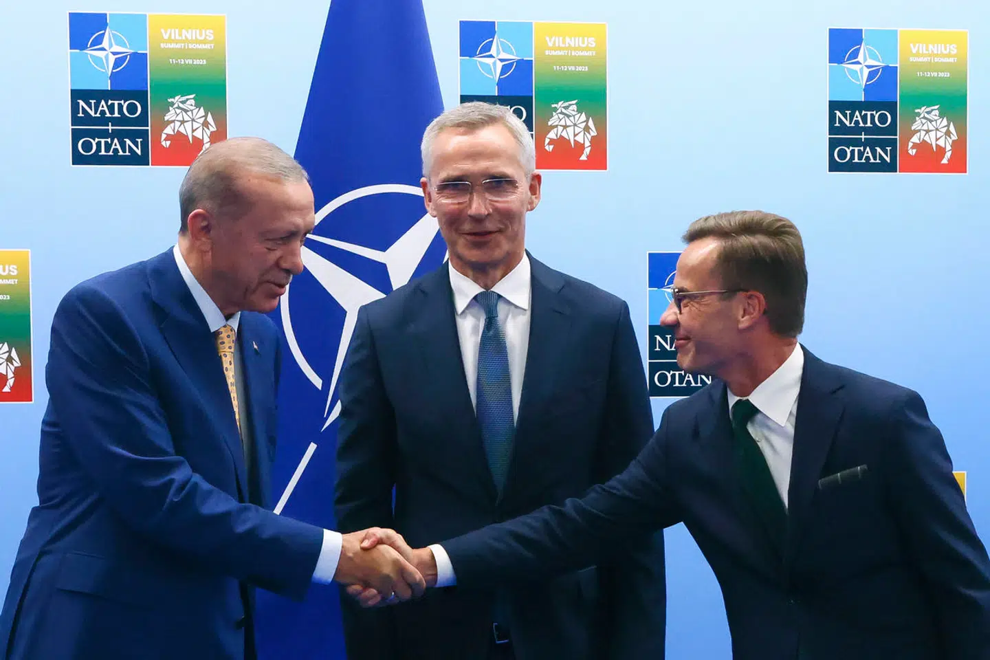 Godkendelsen af den svenske NATO-ansøgning har været længe undervejs. Ansøgningen faldt for mere end halvandet år siden. I juli 2023 sagde Tyrkiet formelt ja – men trak siden i land. Og først nu ser alt ud til at falde på plads.