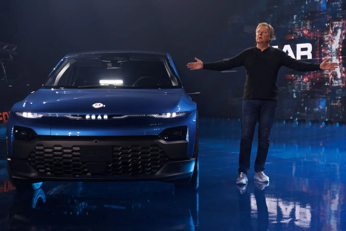 60-årige Henrik Fisker er stifter og direktør i elbilfirmaet Fisker Inc., der er børsnoteret i New York, og som lige nu gennemgår en krise.