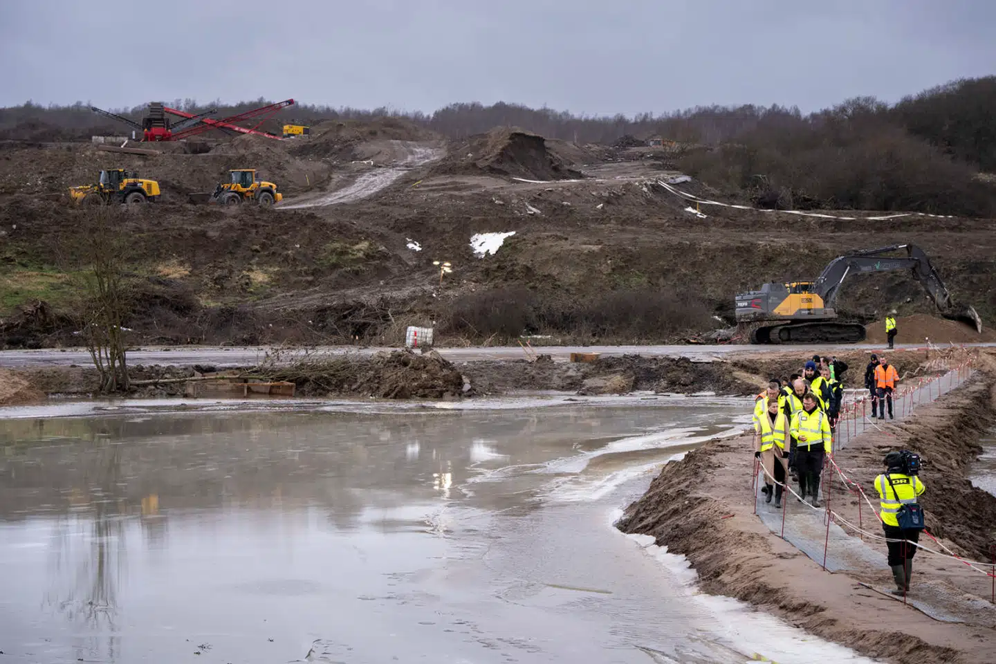 Statsminister Mette Frederiksen (S) og miljøminister Magnus Heunicke (S) besøgte tidligere på ugen Nordic Waste ved Ølst. Nu viser det sig, at en stor del af jorden var Norsk.