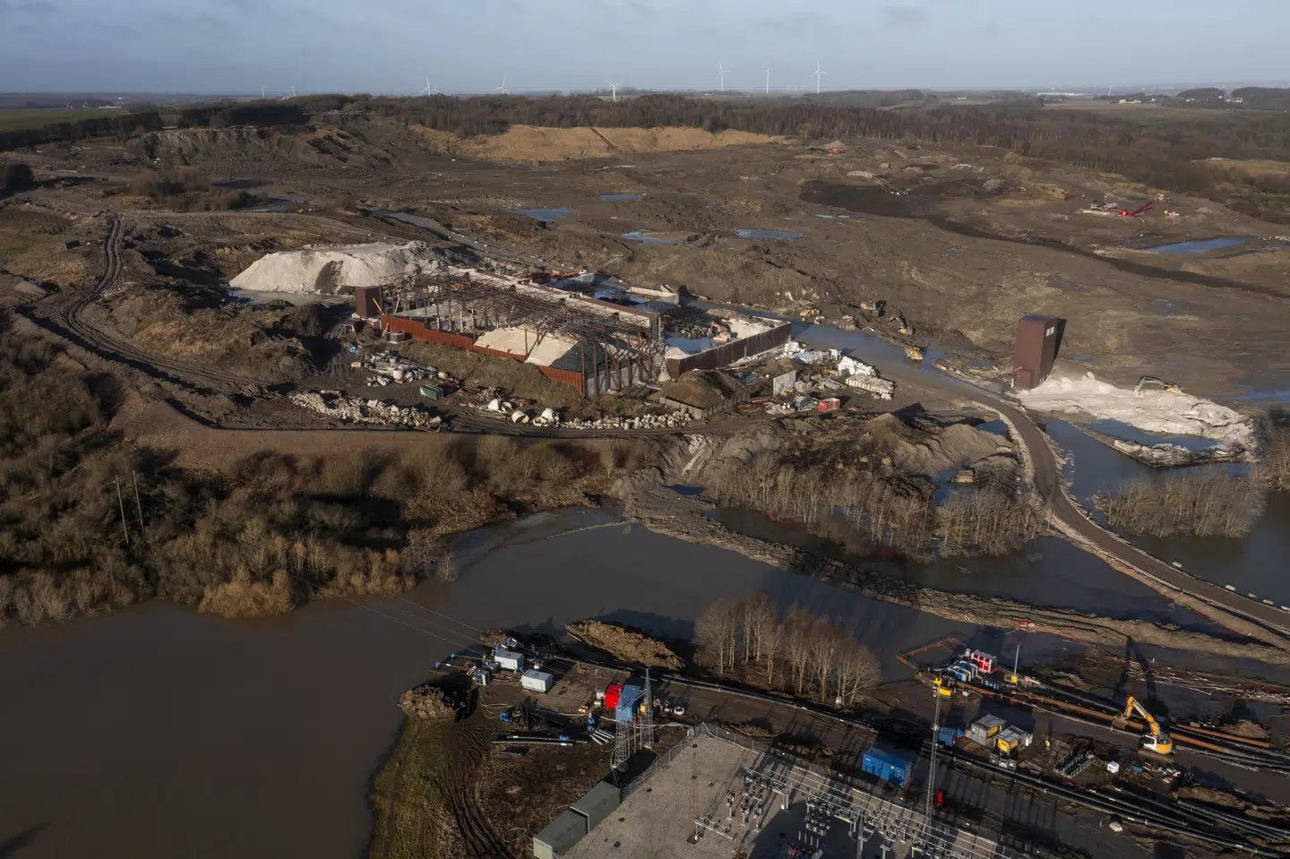 Et jordskred i Randers har fået national omtale den seneste tid. Regeringen har sagt, at den forfølger juridiske muligheder for at stille Nordic Waste til ansvar. (Arkivfoto).