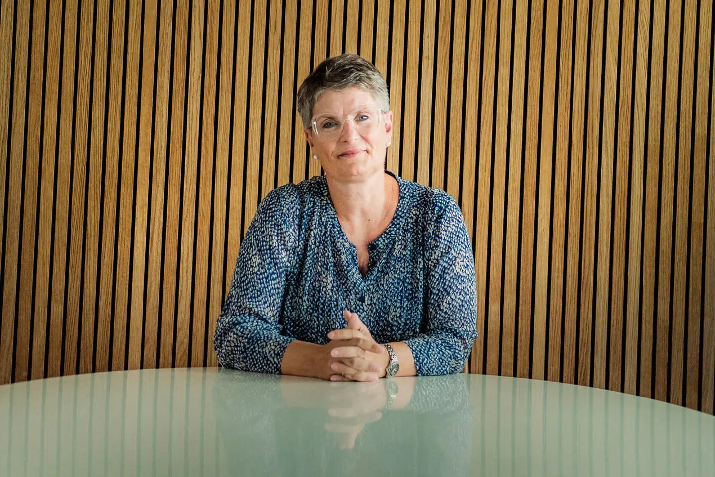 Gitte Nørgaard nåede at være rektor på Herlufsholm i knap halvandet år. Hun føler sig presset ud af de tidligere elever i skolens magtfulde bestyrelse.
