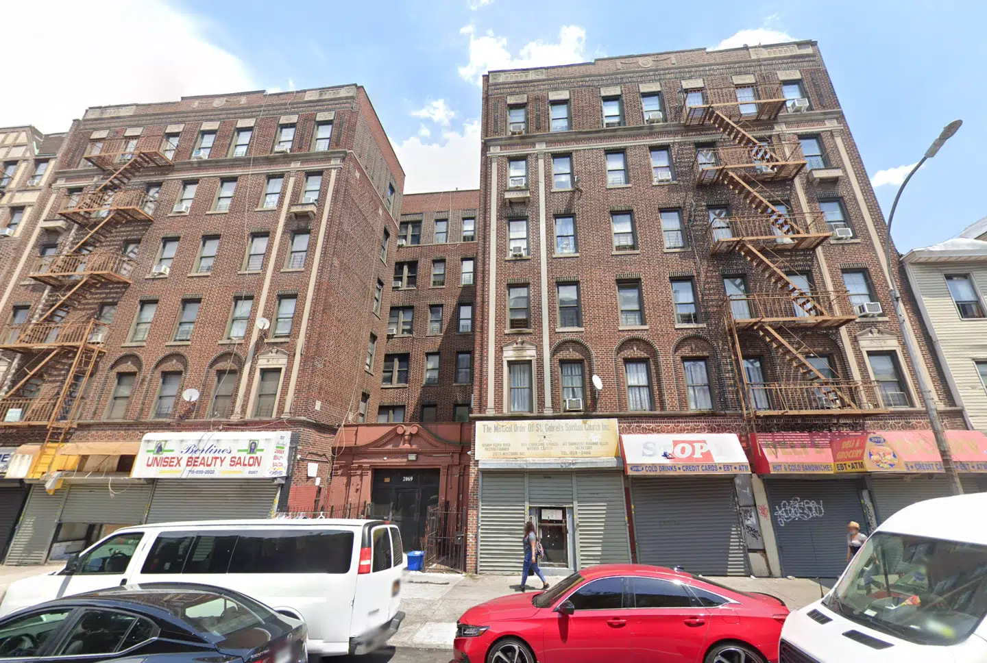 Det var i denne ejendom i New York, at politibetjente forleden gjorde det makabre fund af den parterede mand.