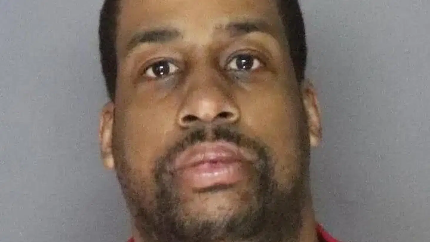 Den 39-årige Kawsheen Gelzer var kendt som både narkohaj og seksualforbryder, inden han blev fundet parteret i en fryser.