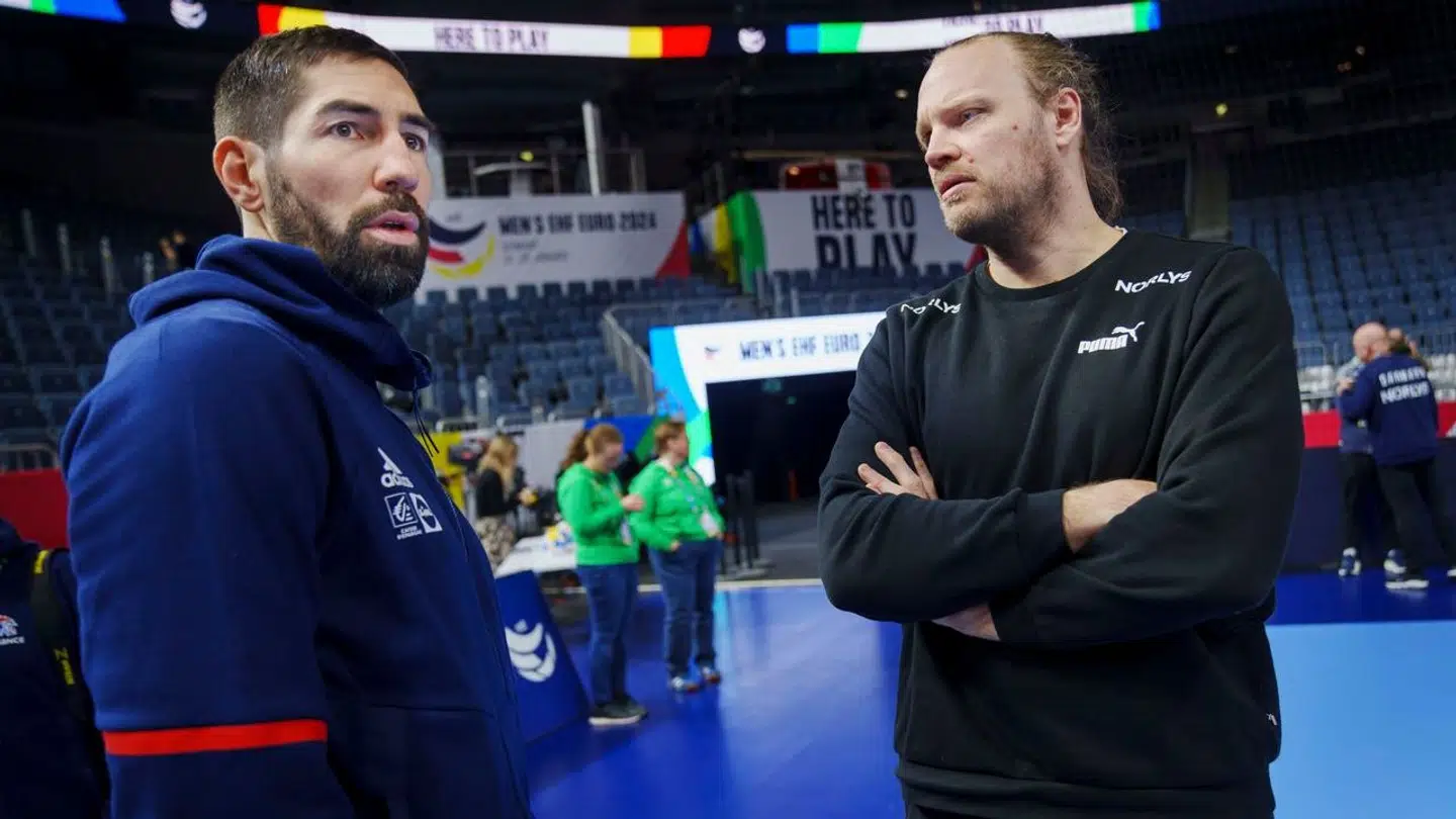 Henrik Møllgaard og Nikola Karabatić under presseseance med Danmark i Lanxess Arena i Køln.