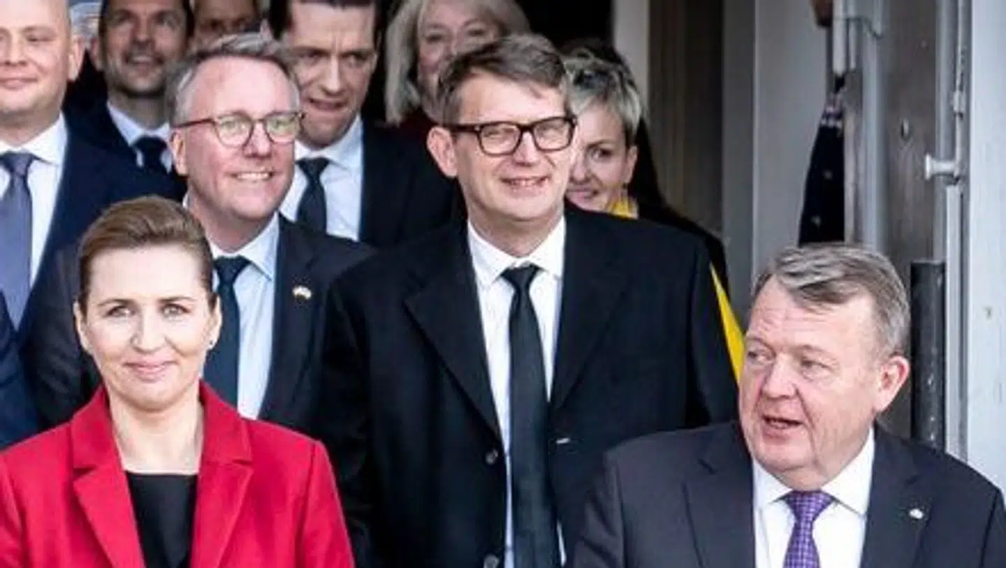 Arkivfoto. I forgrunden ses statsminister Mette Frederiksen (tv), udenrigsminister Lars Løkke Rasmussen (th) og forsvarsminister Troels Lund Poulsen (mf).