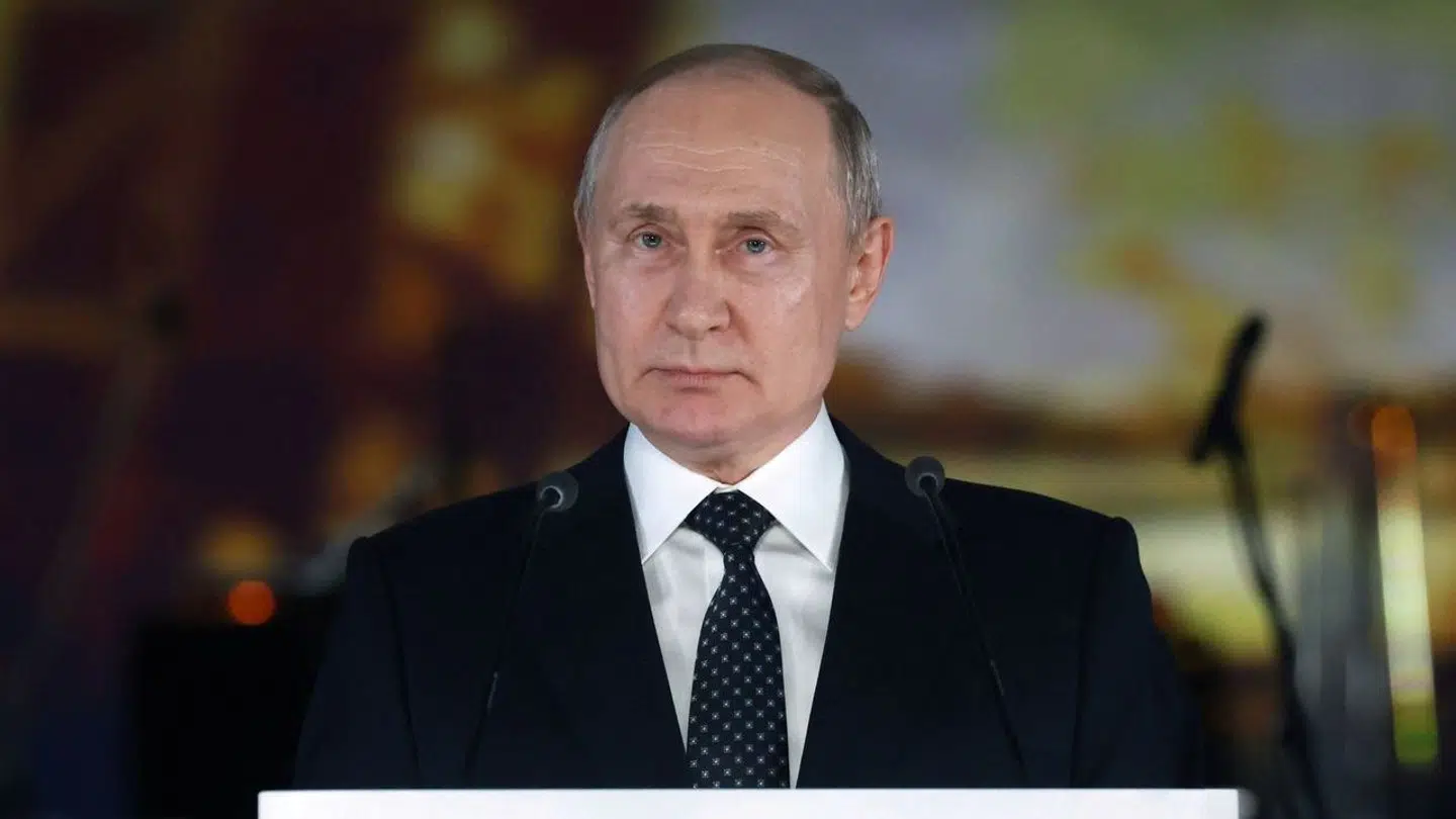 Putin besøgte torsdag en militær uddannelsesinstitution. Her takkede han de studerende for at have givet 19 tons blod i bloddonationer.