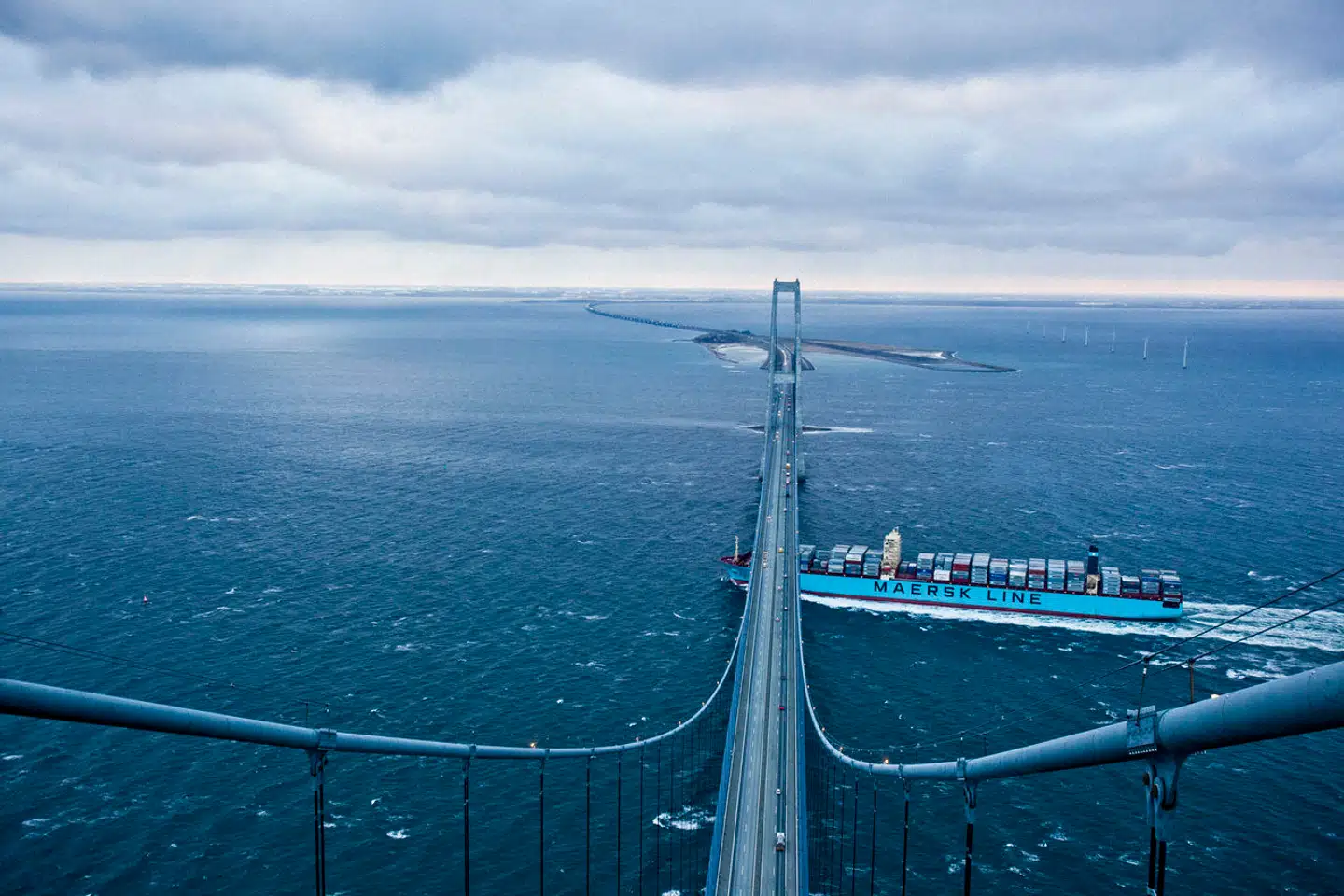 Der er stor trafik gennem de danske farvande af andet end for eksempel de store containerskibe fra rederigiganten Mærsk. En skyggeflåde af gamle russiske skibe med blandt andet sanktioneret olie er også hyppige brugere af de danske vandveje.
