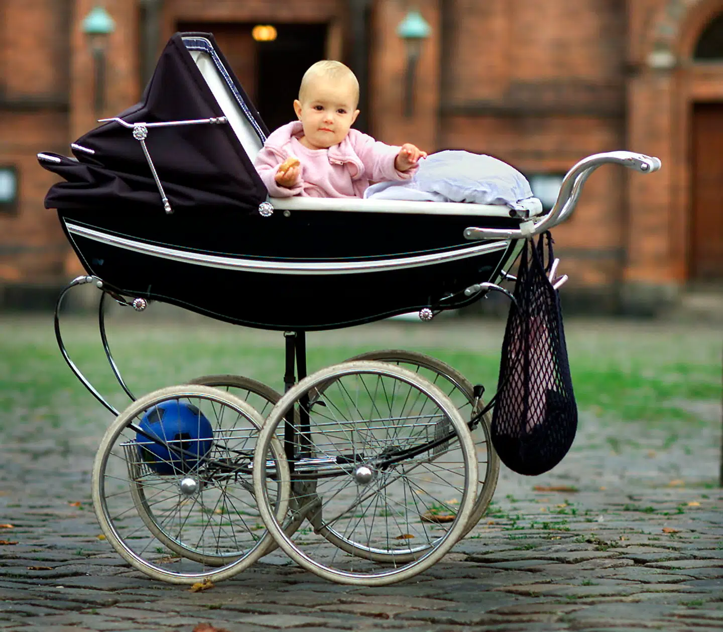 »De børn, som velfærdsstaten sparer, kommer til at mangle en dag. Og sandheden er, at vi allerede er i underskud,« skriver Christian Egander Skov.
