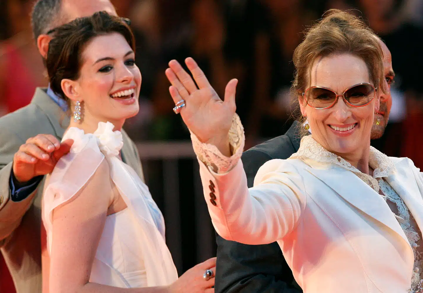 Meryl Streep og Anne Hathaway spillede begge med i filmen »The Devil Wears Prada« fra 2006. Bogen, filmen er baseret på, er skrevet af Lauren Weisberger, der engang var Anna Wintours assistent.