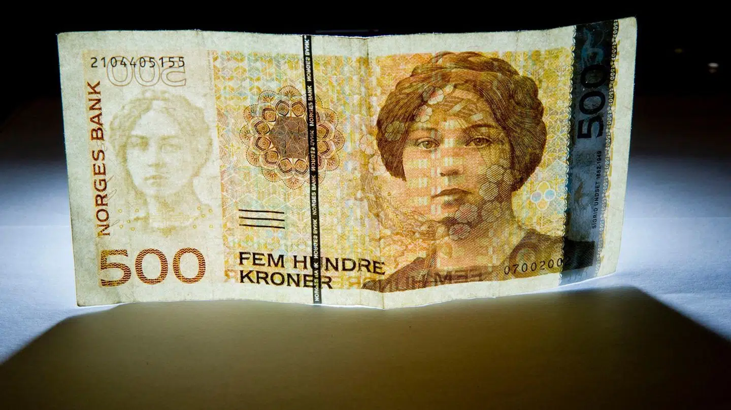 Norwegian five hundred Crowns currency banknote pictured in Stockholm on December 8, 2011 in Stockholm. AFP PHOTO / JONATHAN NACKSTRAND. JONATHAN NACKSTRAND / AFP