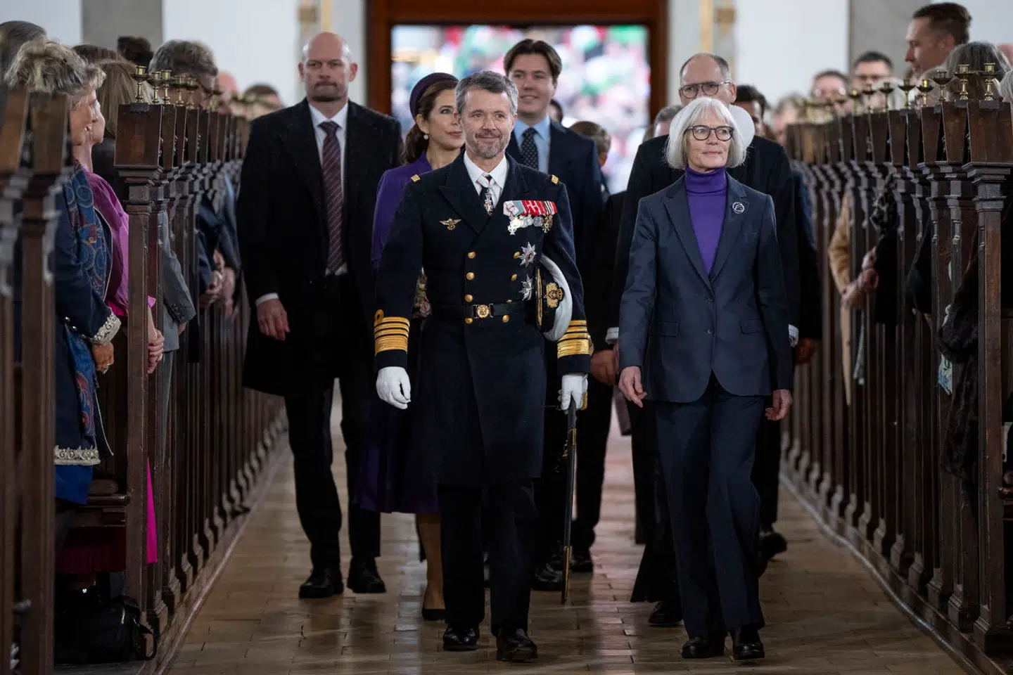 Kong Frederik med sin hustru dronning Mary og søn kronprins Frederik til festgudstjeneste i Aarhus Domkirke i anledning af tronskiftet. Også her var den nyudklækkede kronprins til stede, søndag den 21. januar 2024.