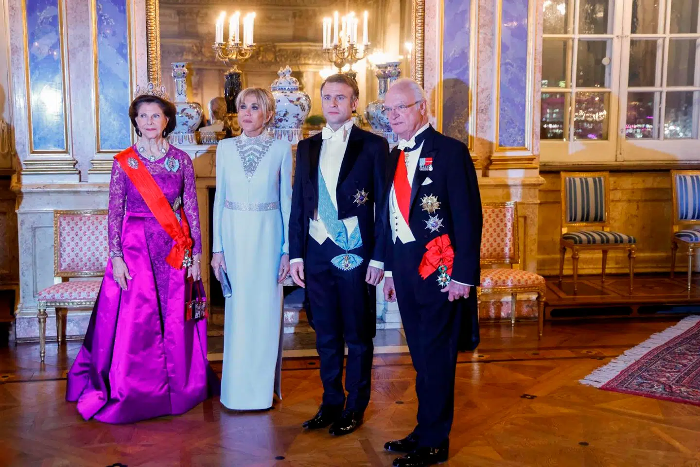 Tirsdag indledte det svenske kongepar et todages statsbesøg fra Frankrig, da de tog imod det franske præsidentpar på Kongeslottet i Stockholm.