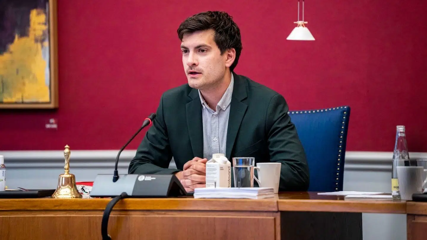 LGBT+ organisationer kan ikke genkende det trusselsbillede mod dem som Socialdemokratiets udlændinge- og integrationsordfører, Frederik Vad, tegner i en række opslag på X.