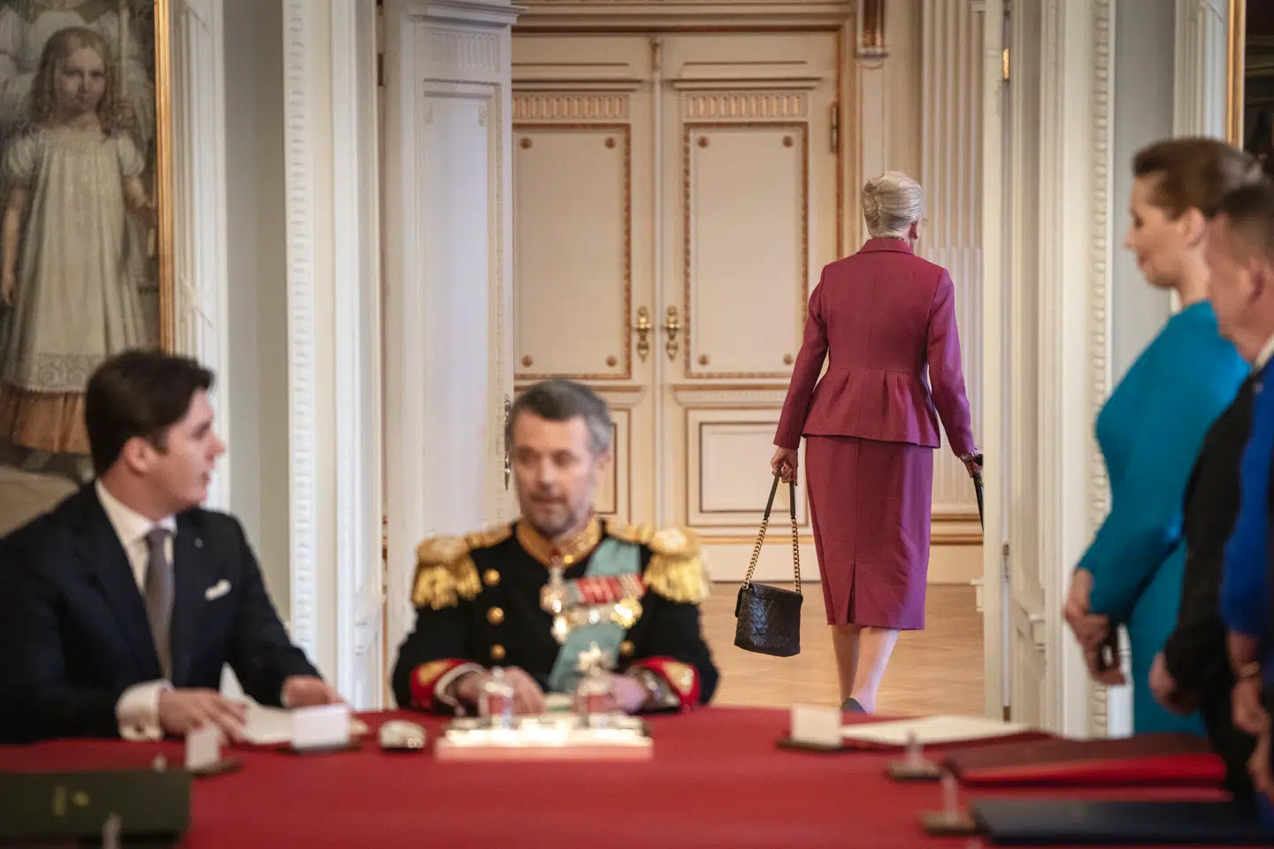 Søndag den 14. januar underskrev dronning Margrethe abdikationserklæringen og frasagde sig tronen til fordel for sin søn. Foto: Mads Claus Rasmussen, Scanpix.