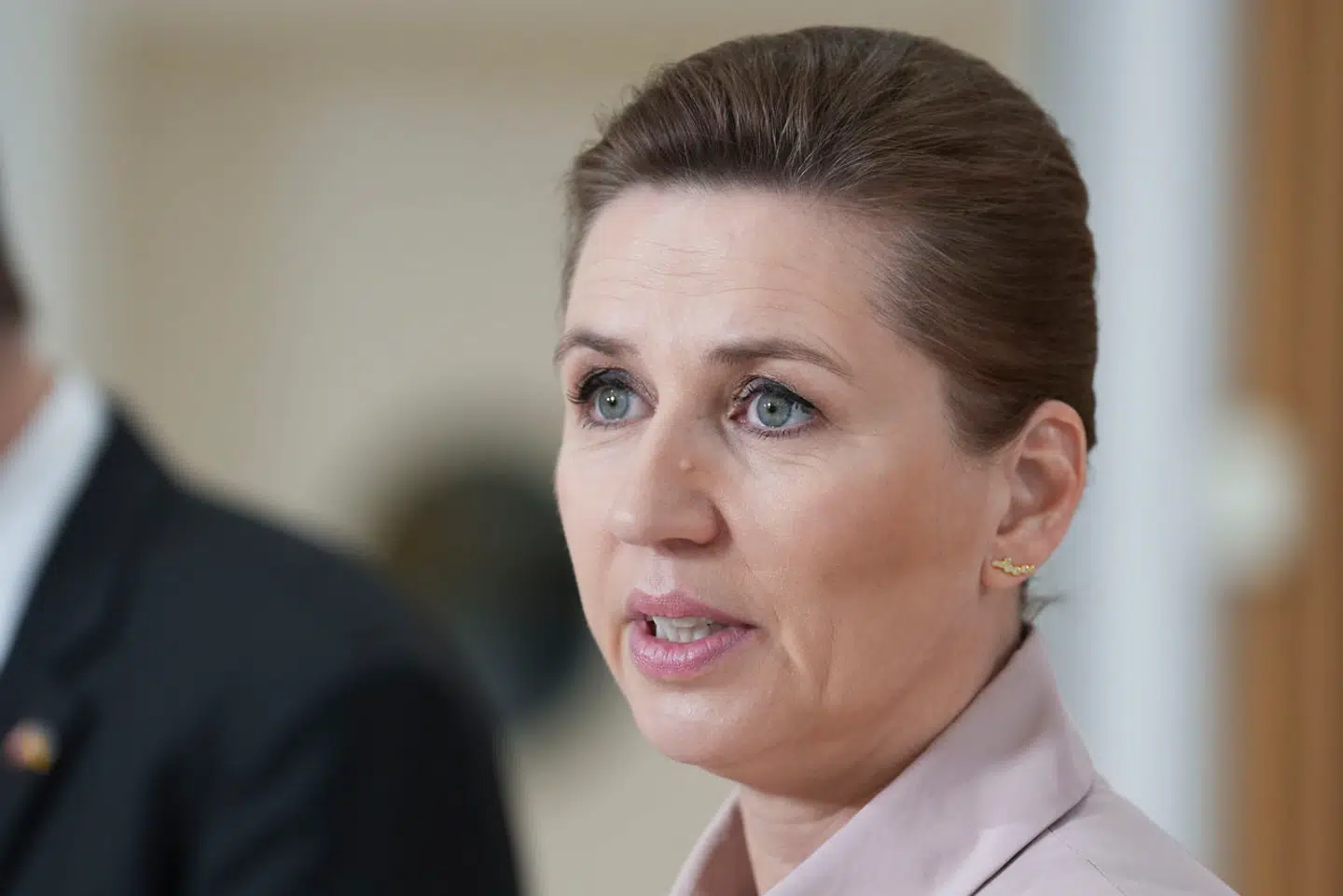 Statsminister Mette Frederiksen, vicestatsminister og forsvarsminister Troels Lund Poulsen, udenrigsminister Lars Løkke Rasmussen står alle tre i spidsen for ministerier, der vender ud mod verden.