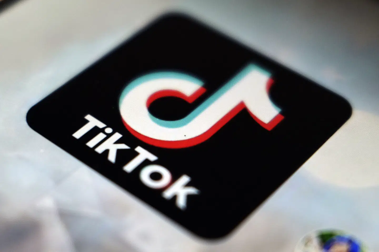 Musikken er en af "grundsøjlerne" i TikTok, og det er brugerne, som kommer til at blive ramt hårdest, mener Eva Fog Noer, der følger børn og unges forbrug af sociale medier. (Arkivfoto).