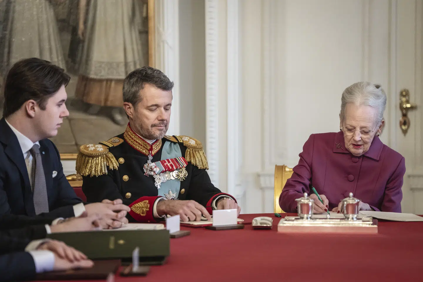 Erklæringen, som blev underskrevet i to eksemplarer i Statsrådet, blev overbragt til Rigsarkivet og Folketinget. (Arkivfoto).