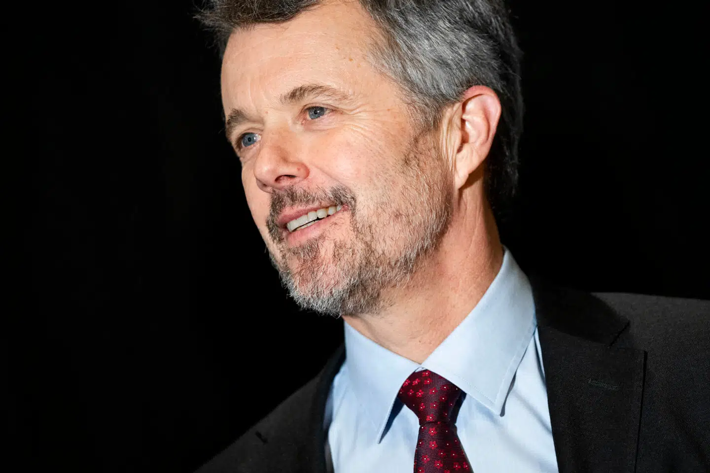 Kong Frederik X ved et arrangement med virksomheder med fokus på energieffektivitet på Legia Stadion i Warszawa, Polen, torsdag den 1. februar 2024. Kongen er på officielt erhvervsfremstød i Polen 30. januar til 2. februar med program i både hovedstaden Warszawa og havnebyen Szczecin. Besøget har fokus på grøn energi og landbrug og majestæten bliver under besøget ledsaget af udenrigsministeren, fødevareministeren og klima- energi og forsyningsministeren.. (Foto: Ida Marie Odgaard/Ritzau Scanpix)