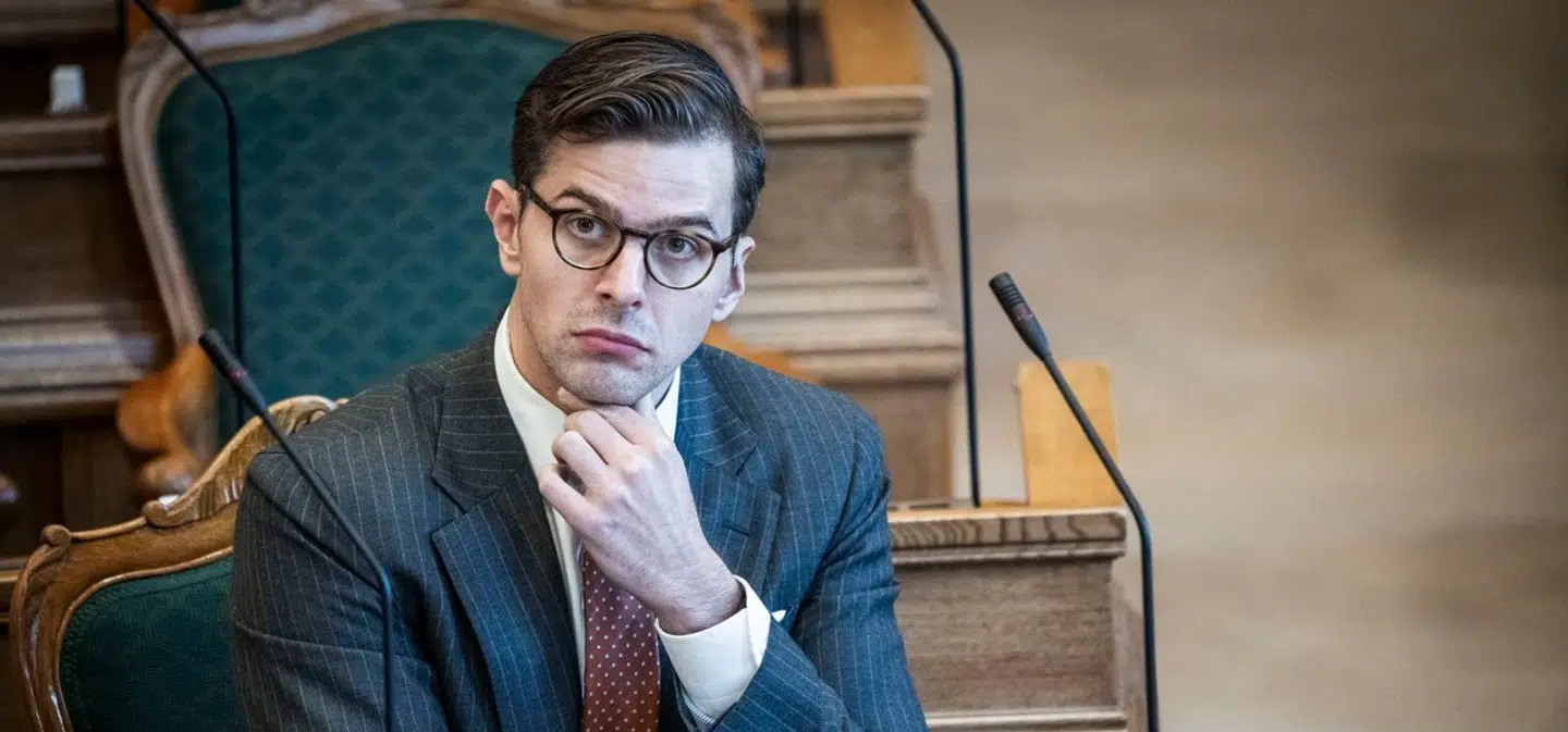 Liberal Alliances leder, Alex Vanopslagh advarer imod 'offentlige hekseafbrændinger'.