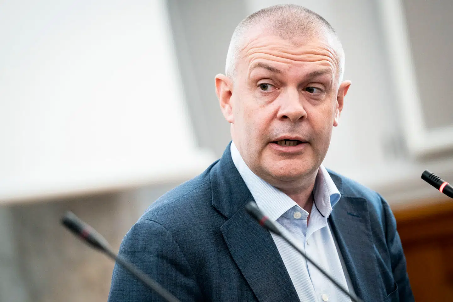 Bjarne Corydon er Dagbladet Børsens chefredaktør og har i en leder erklæret, at Børsen ikke længere holder med nogen.