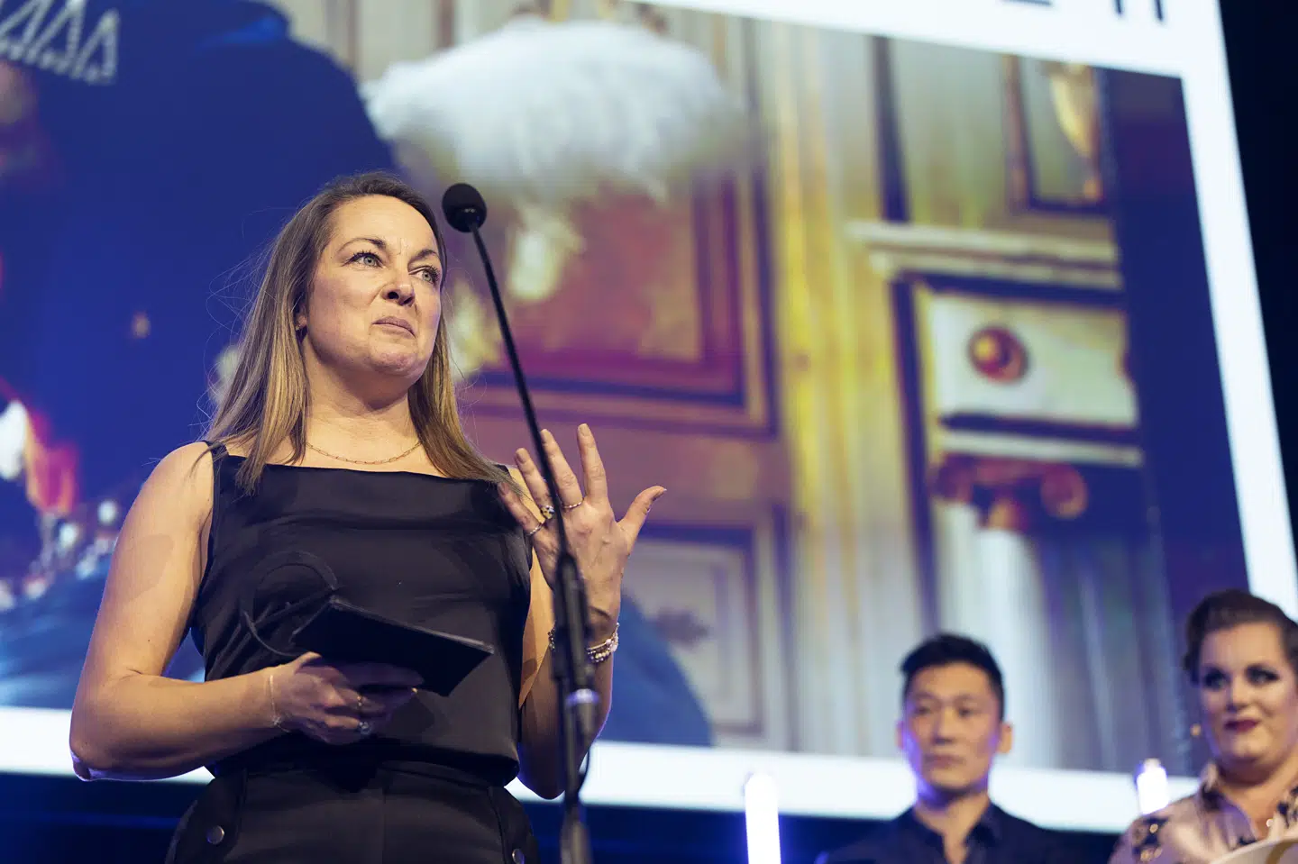 Dronningen var ikke til stede ved Robert-prisuddelingen lørdag aften, så den danske producer Marcella Dichmann modtog prisen på hendes vegne.