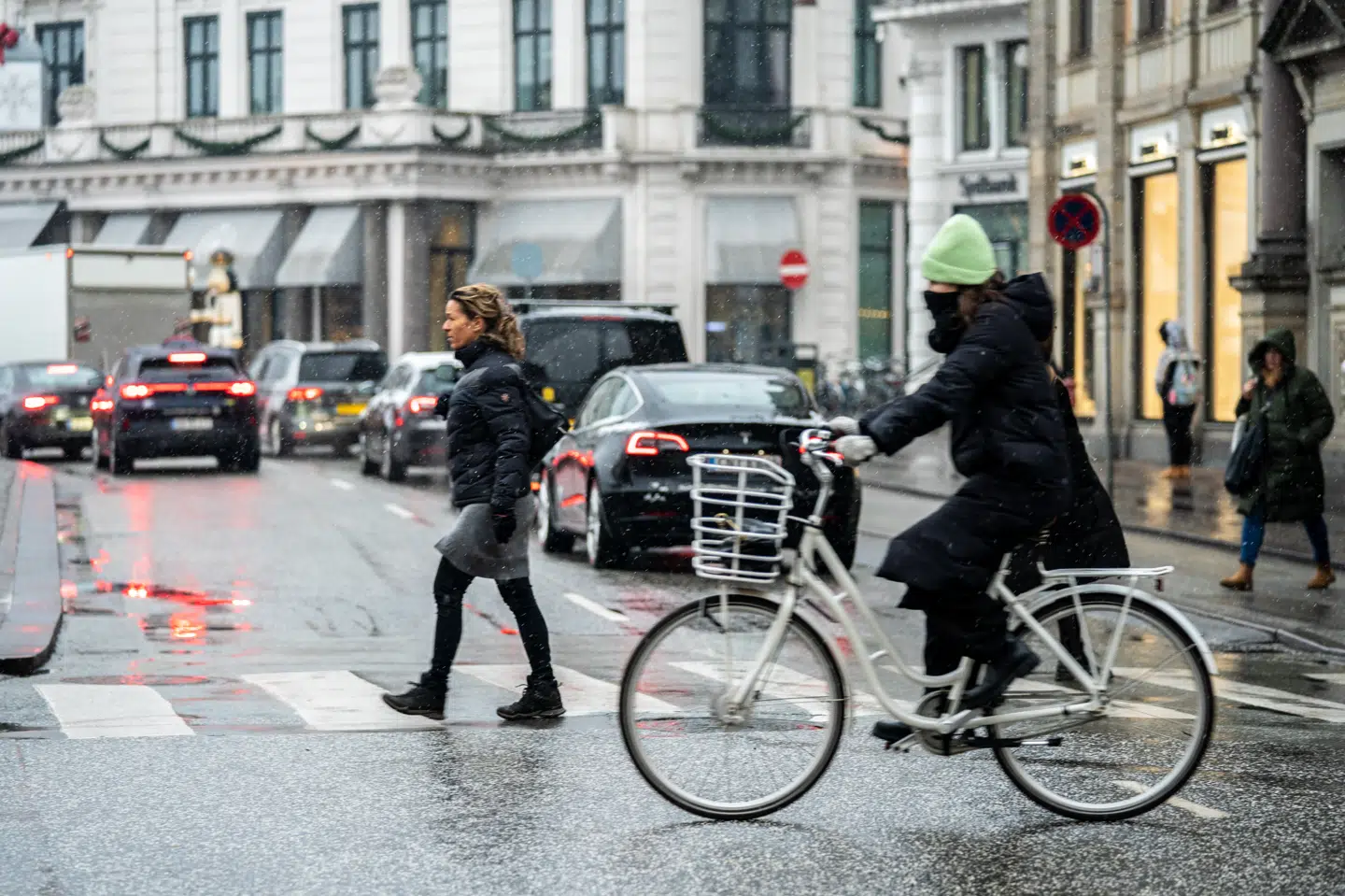 Både regn-, slud- og snebyger er på programmet i den uge, der starter mandag. (Arkivfoto).