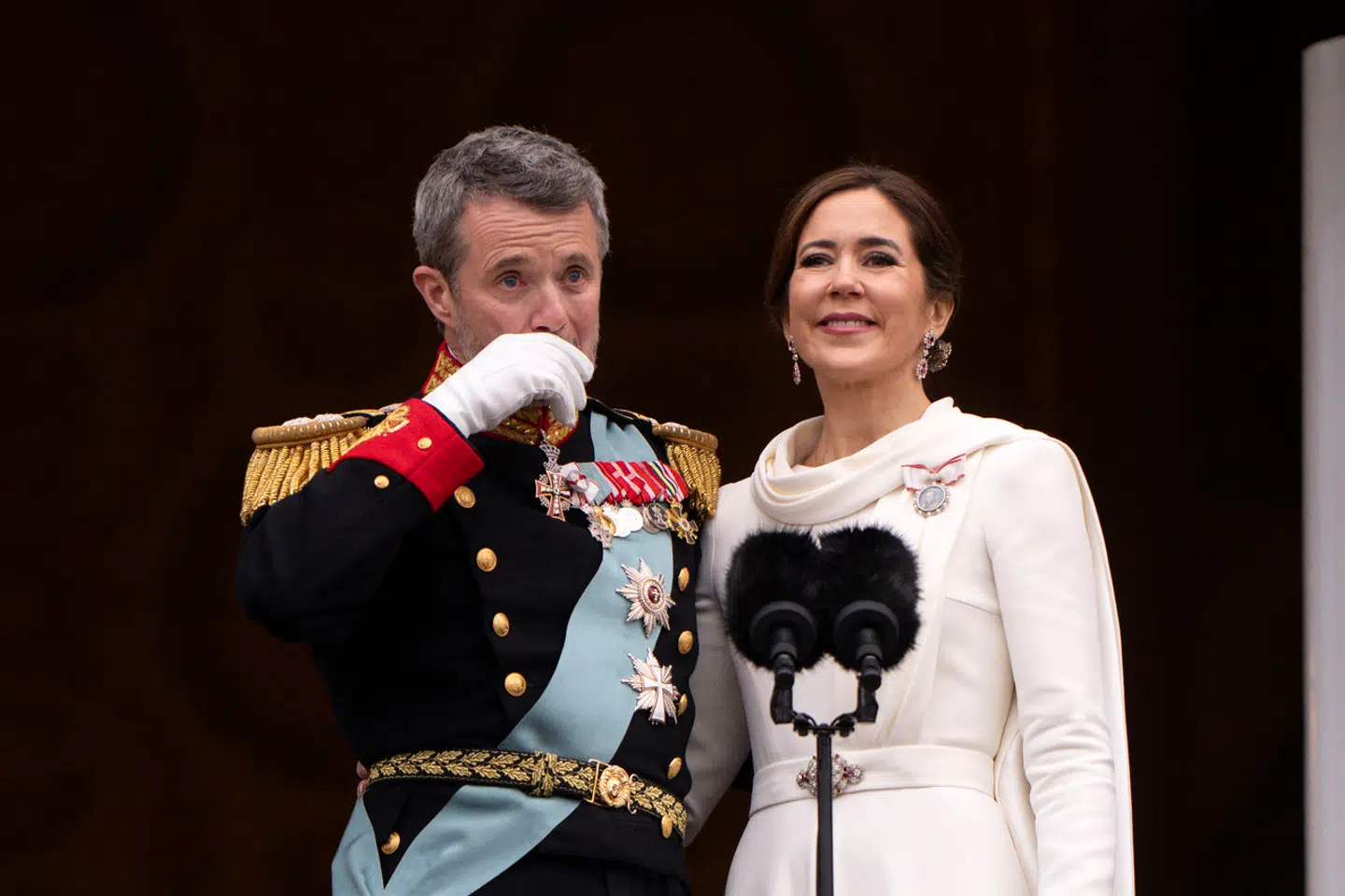 Kong Frederik X og dronning Mary trådte ud på balkonen på Christiansborg Slotsplads, da de var blevet kongepar. Dronning Mary vil dog nok ikke træde ud på balkonen hjemme på Amalienborg, når hun mandag fylder 52 år.