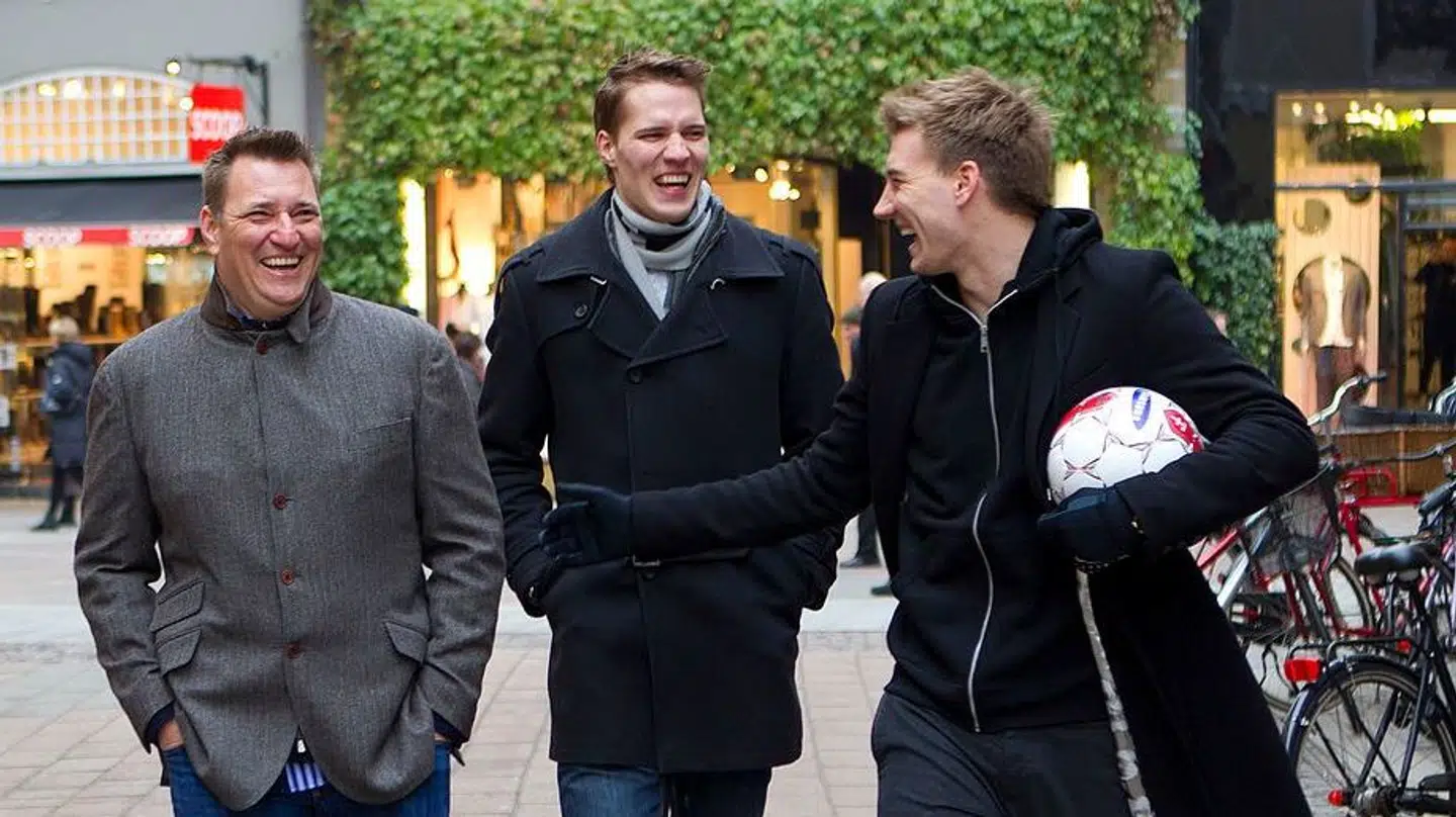 Nicklas Bendtner, brormand og far under reklamefilmoptagelser på og omkring Strøget.