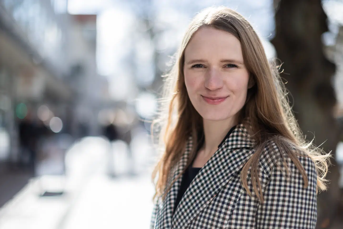 »Selv er jeg på barsel med vores tredje barn og tager alt barslen samt en del ekstra oveni, hvilket jeg er taknemmelig for at have muligheden for. Men det er ikke uden omkostninger,« skriver Louise Siv Ebbesen.