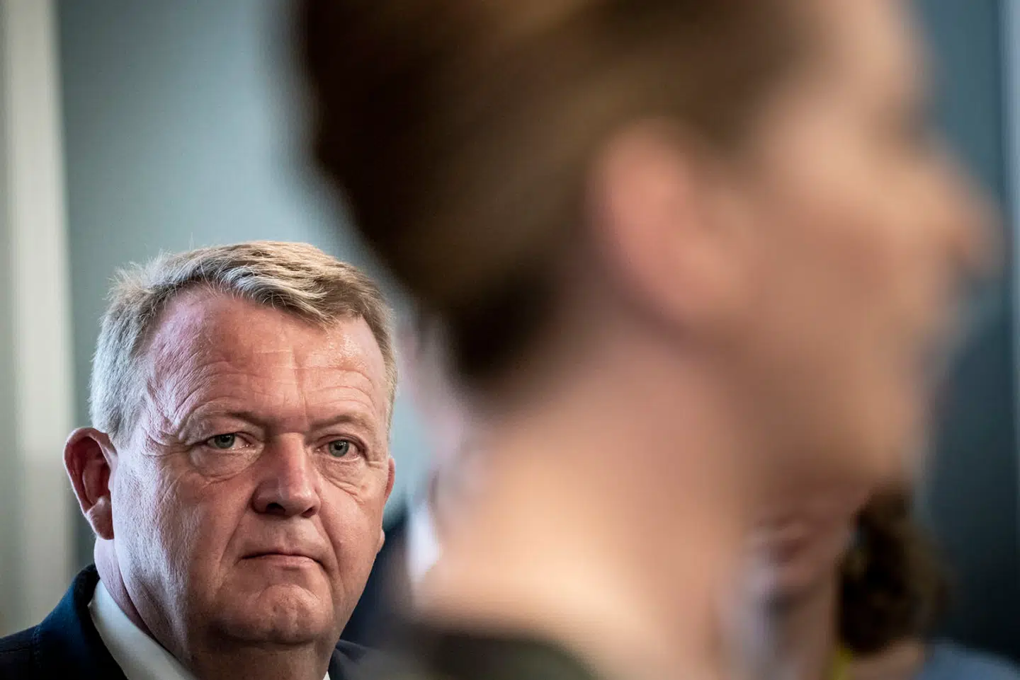Sådan så det ud, da Lars Løkke Rasmussen i 2019 overdrog »nøglerne« til Statsministeriet til Mette Frederiksen (S). Måske kan han en dag få dem tilbage.