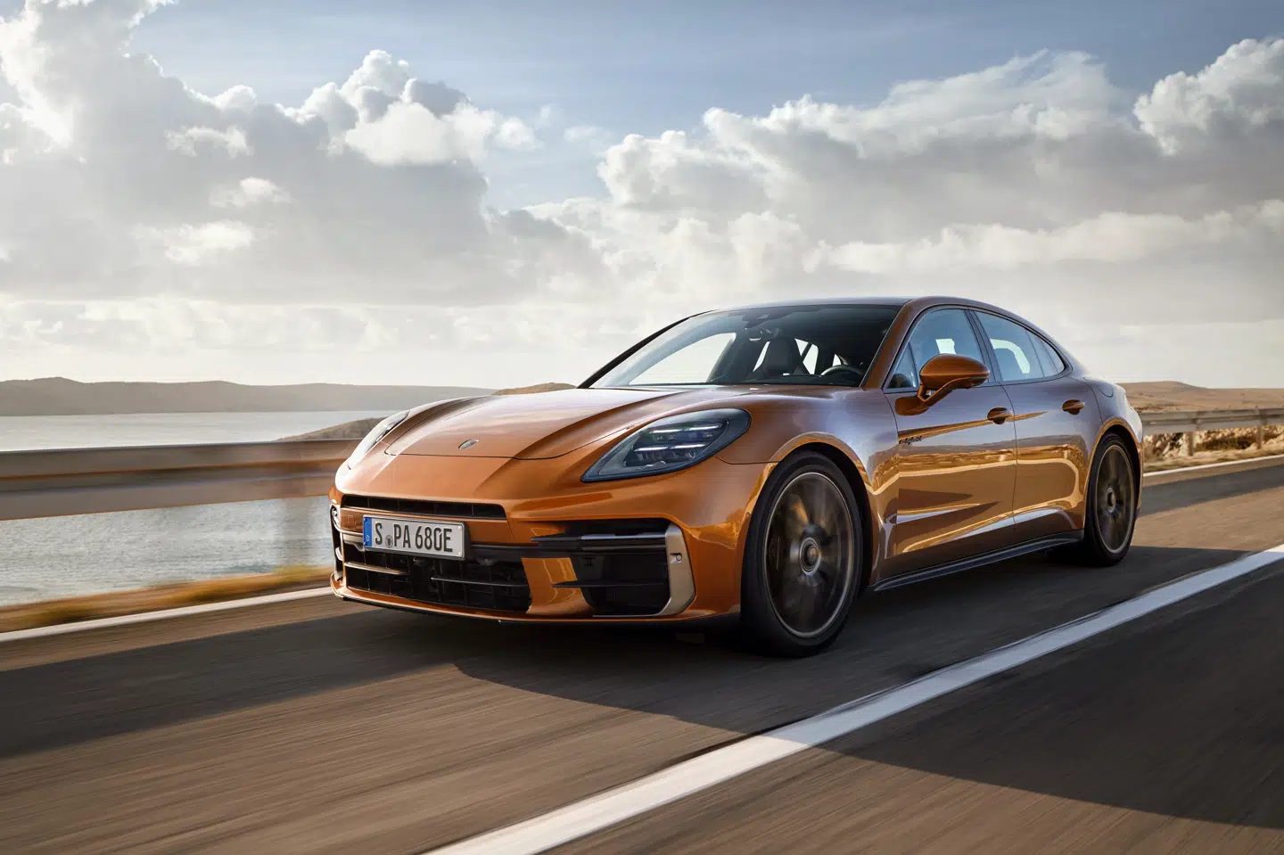 En række luksusbiler - herunder blandt andet af mærket Porsche - menes at være blevet klonet. (Arkivfoto).