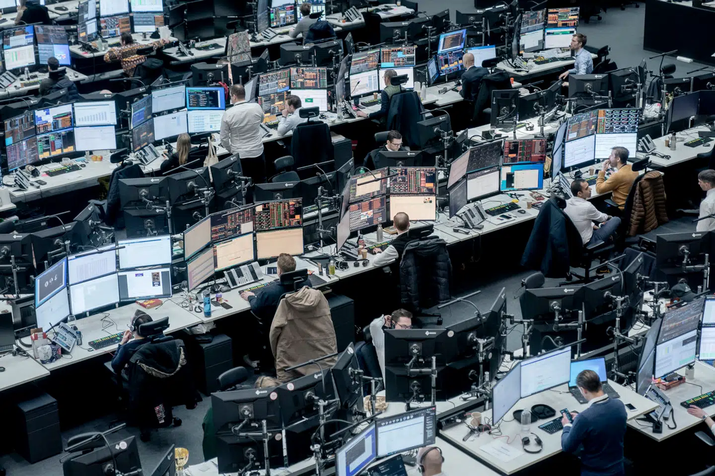 Aktien banker ned på trods af det bedste resultat i Nordens bankhistorie.