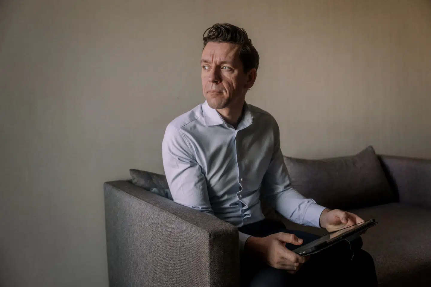 Udlændinge- og integrationsminister Kaare Dybvad Bek (S) sætter sig i spidsen for en regeringsoffensiv mod social kontrol.