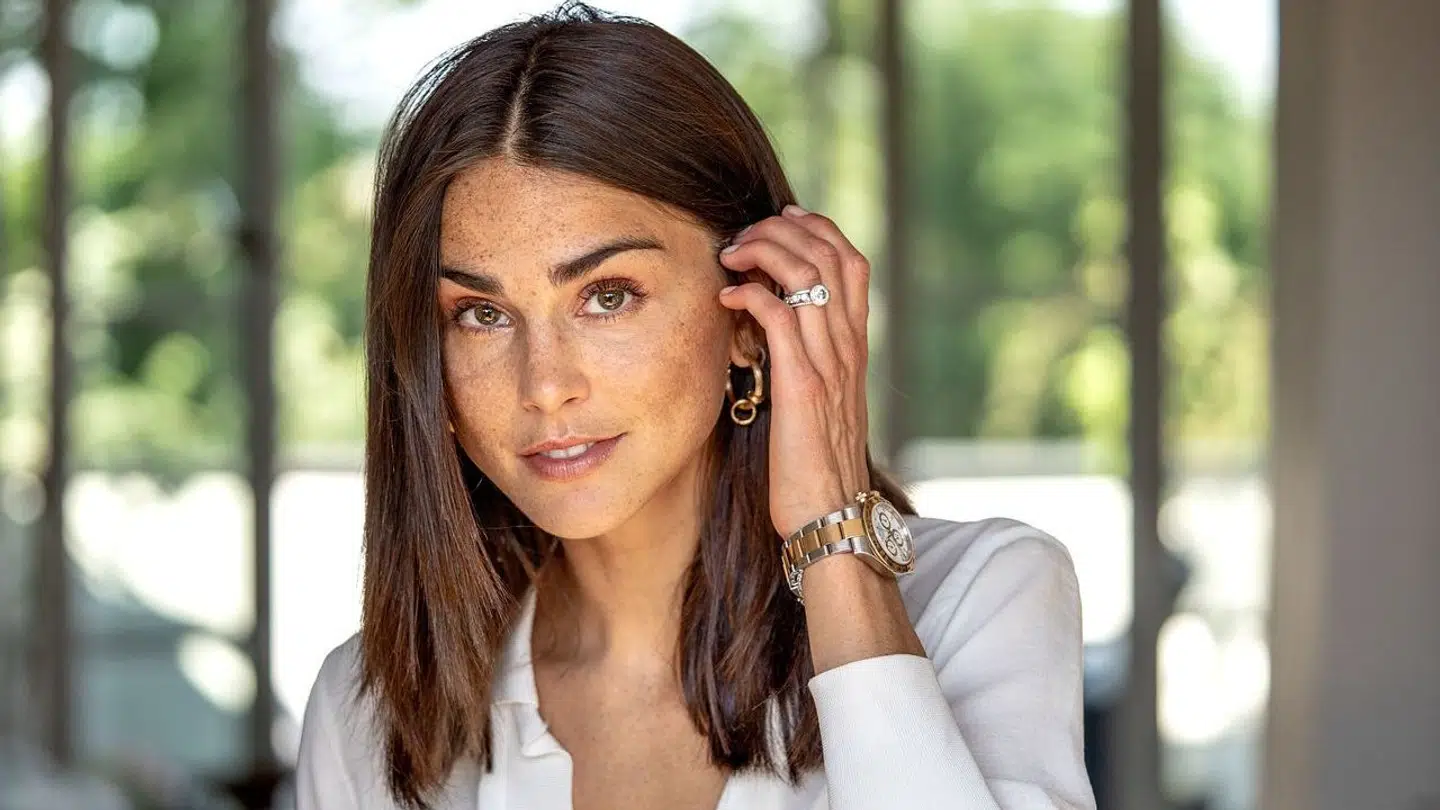 Model og tv-vært Cecilie Haugaard forklarer sig nu i en ny video.