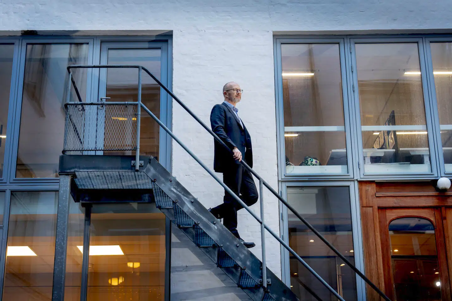 »I den moderne, muterede marxisme sker opdelingen af befolkningen i gerningsmænd og ofre ofte langs nye akser. I stedet for økonomiske klasser, inddeles befolkningen efter identitetsmarkører såsom køn, seksualitet, hudfarve og religion,« skriver Martin Ågerup.