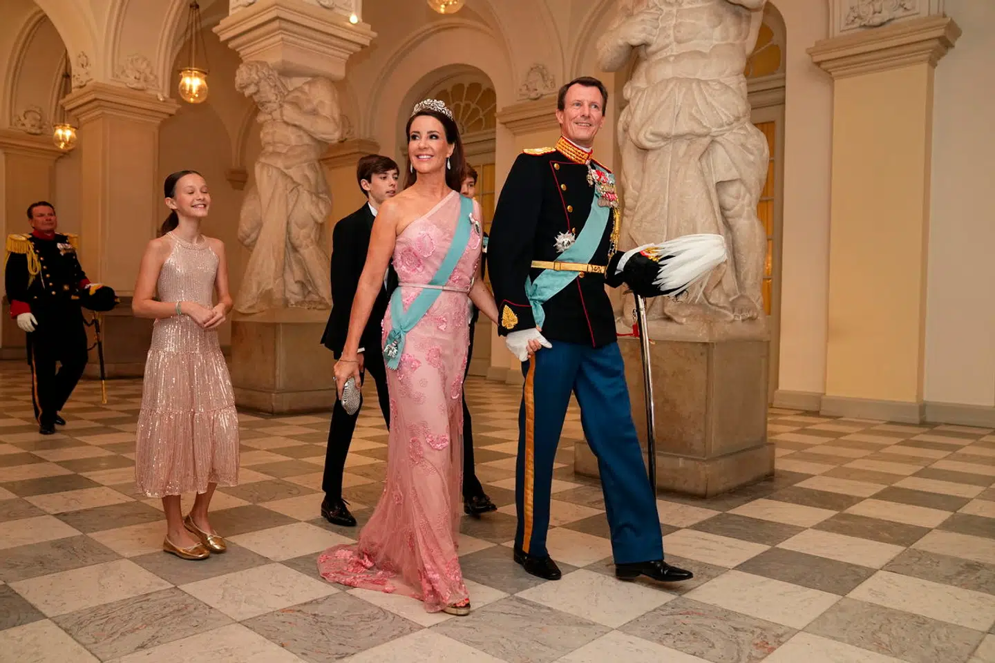 Prinsesse Marie er stadig en dyr dame, men modebloggen UFO No More har placeret hende nederst på deres liste over verdens dyreste royale.