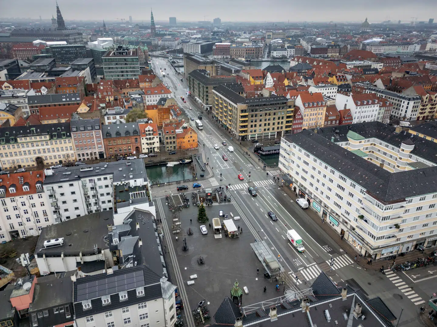 Kommuner i hovedstadsområdet og store danske byer skiller sig ud i ny analyse fra Danmarks Statistik af potentialet ved kunstig intelligens på det danske arbejdsmarked.