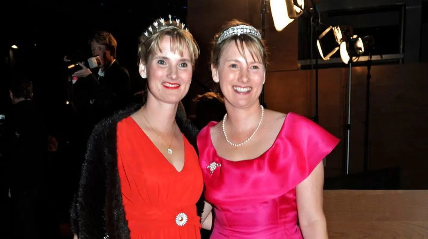 Før i tiden var komtesserne af Rosenborg tvillingerne Camilla og Josephine, selvskrevne til de kongelige fester..