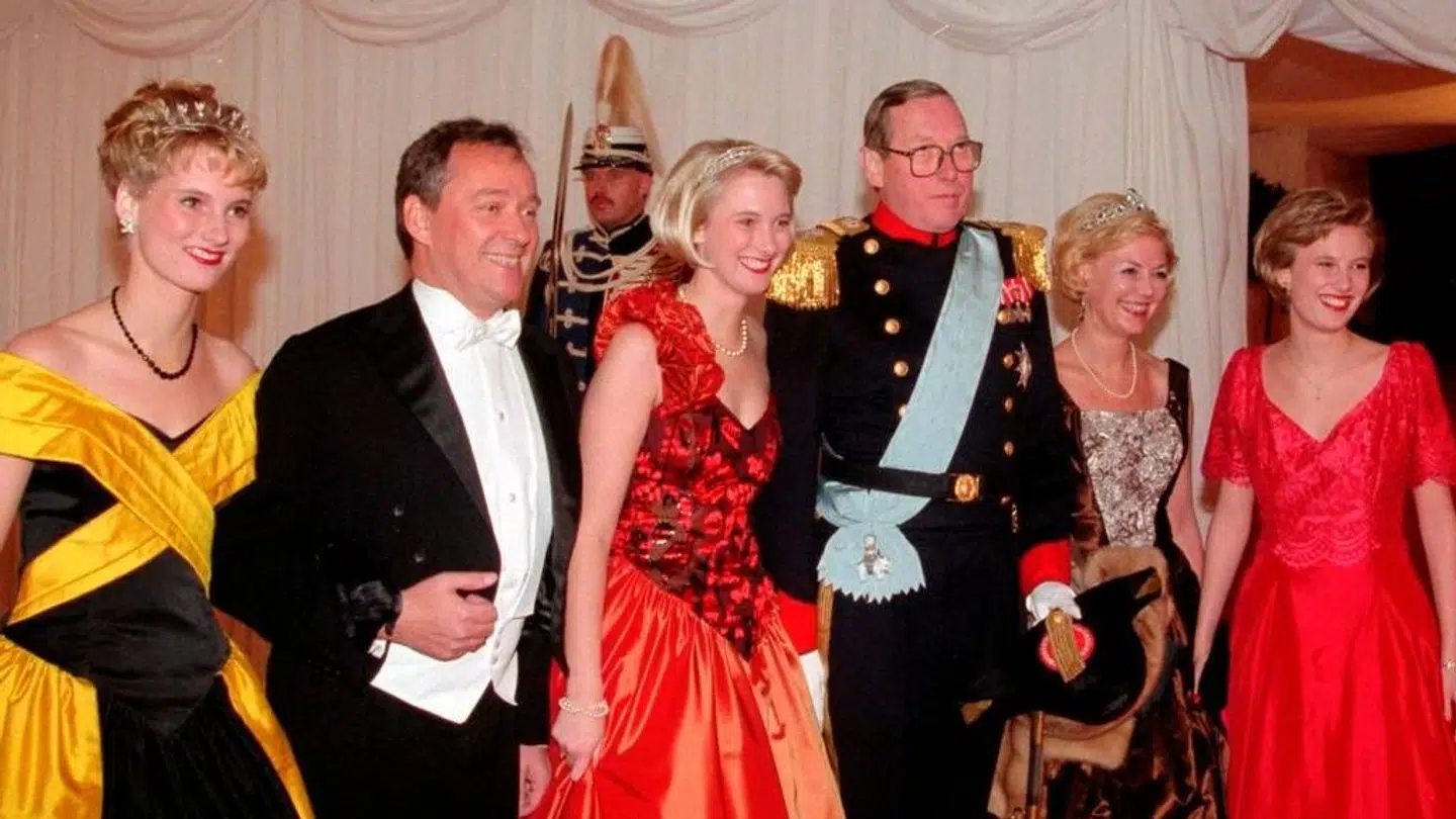 Komtesserne med deres forældre ved prins Joachim og prinsesse Alexandras bryllup.