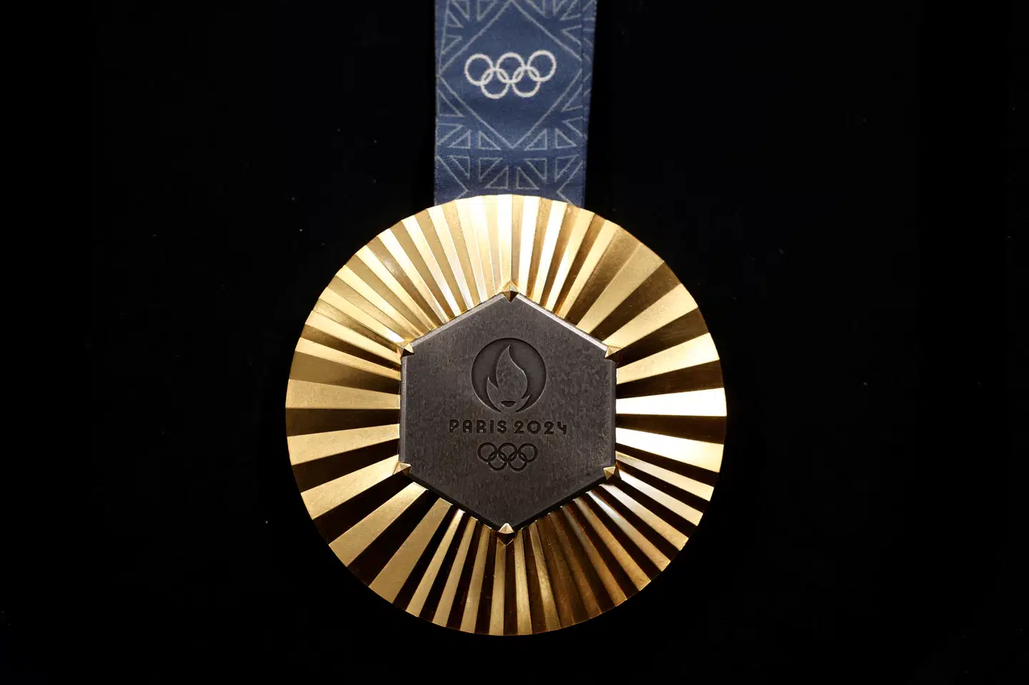 Designet til medaljerne kommer fra den franske juveler Chaumet.
