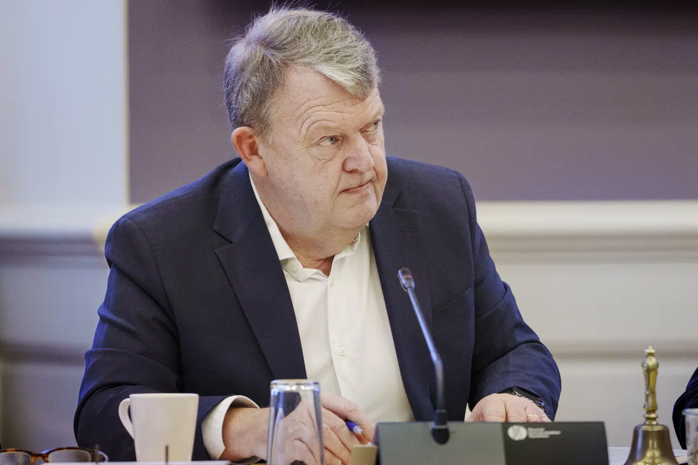 - Der er helt klart tale om en uheldig sag, og der er sket noget, som ikke burde ske, siger udenrigsminister Lars Løkke Rasmussen (M) på et samråd om en videosamtale, hvor han blev snydt af en russisk komikergruppe, der udgav sig for at være kommissionsformanden for Den Afrikanske Union.